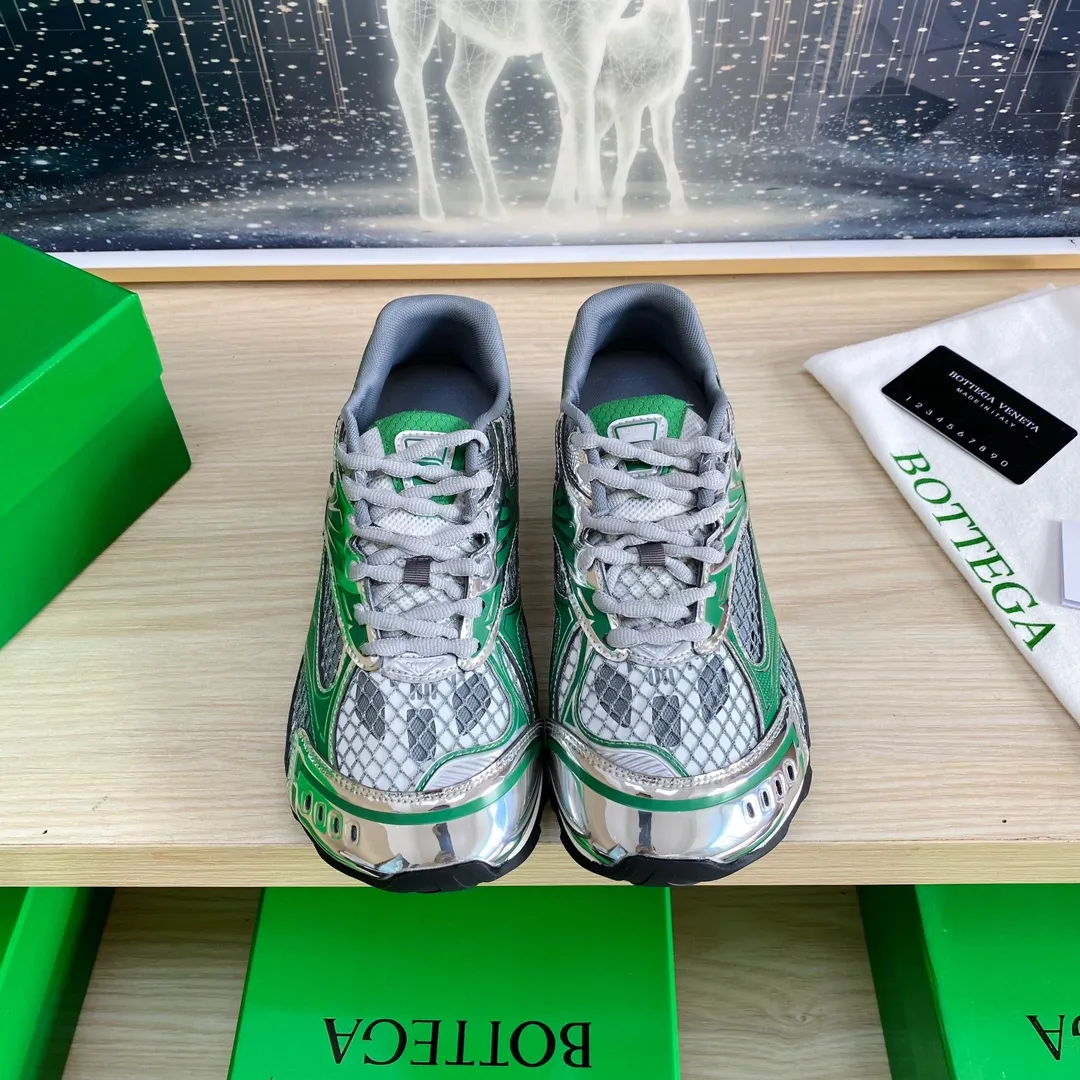 p620🐮🐮High-end version, the original 1:1 couple style new model is on the shelves🔥BV Orbit sneakers Wang Yibo's same style couple's Dad Runner sneakers, made of lightweight technical mesh fabric. Features a geometric patterned rubber outsole. The outsole is made of color-blocked TPU outsole. Size: women’s shoes 35-40, men’s shoes 39-45.